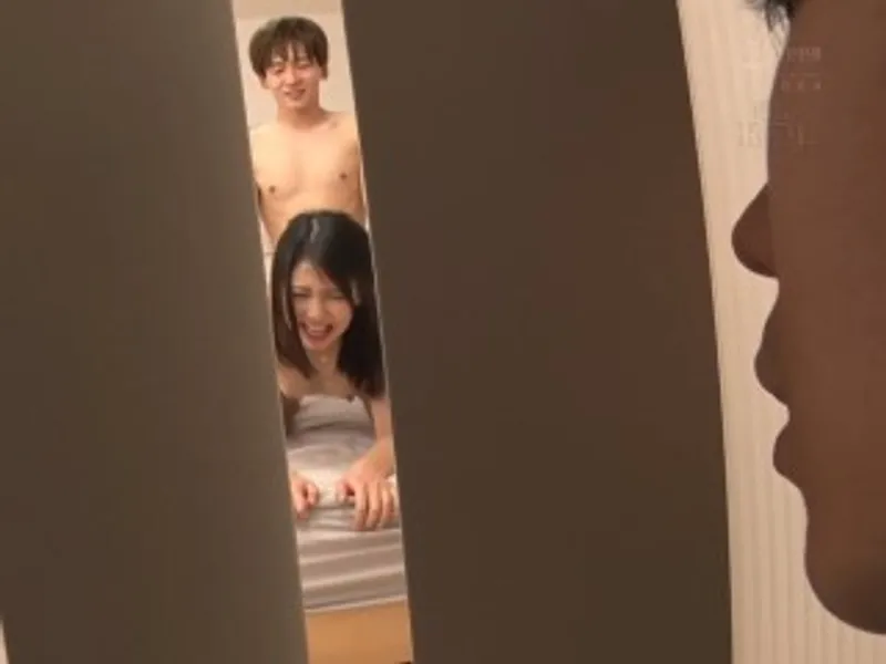 Thanh niên đang vụng trộm với chị nhà kề bên thì anh chồng yêu về...