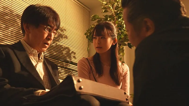 Gã chồng vay nợ dân xã hội đen, vợ phải bán thân để trả nợ