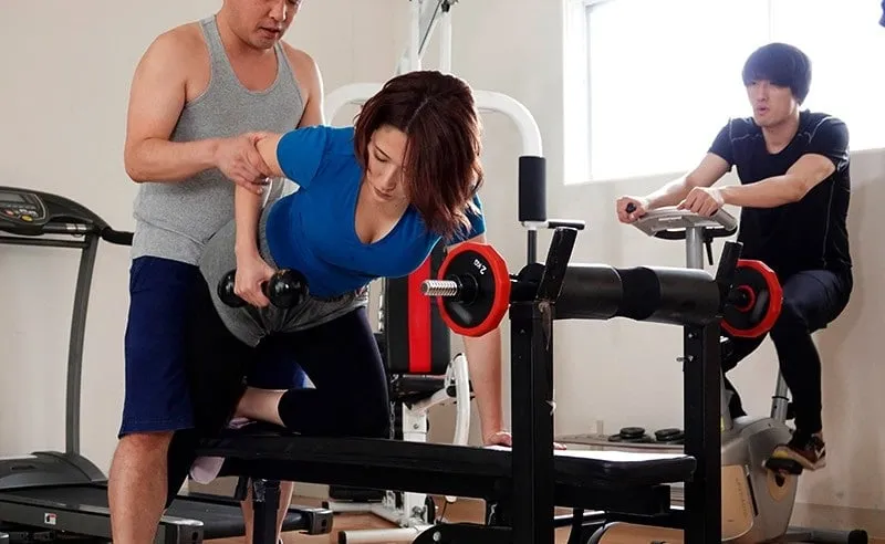 Chồng yêu phát hiện vợ địt nhau với huấn luyện viên thể hình
