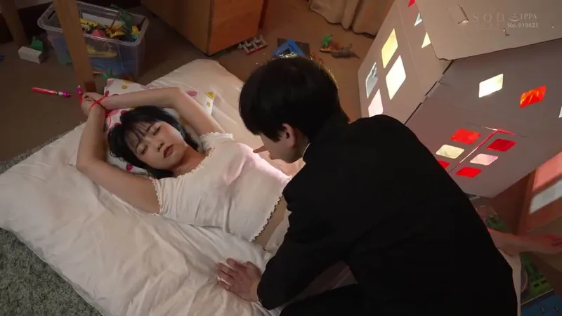 Trả thù anh trai thường xuyên bắt nạt bằng cách chịch gấu anh ấy