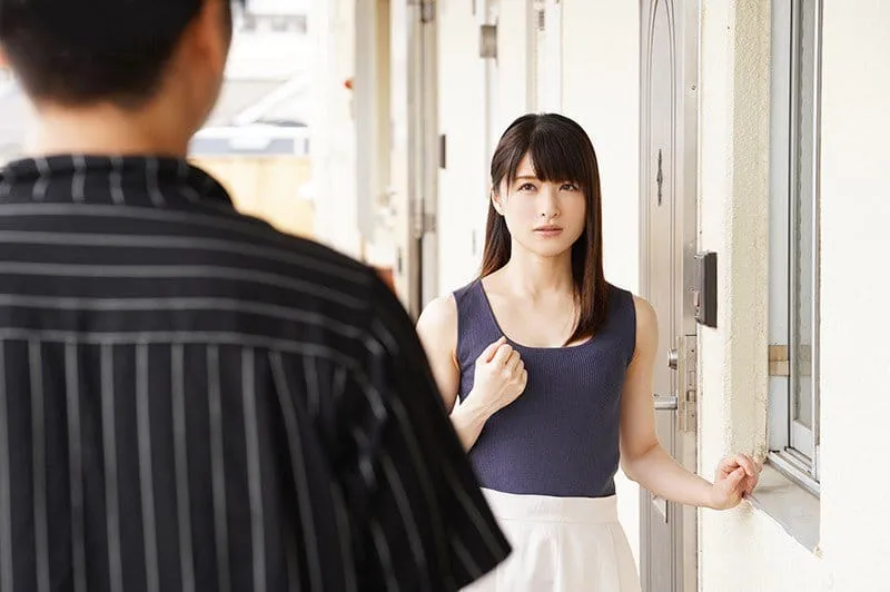 Cãi nhau với ông chồng, vợ ăn nằm với cậu thanh niên hàng xóm